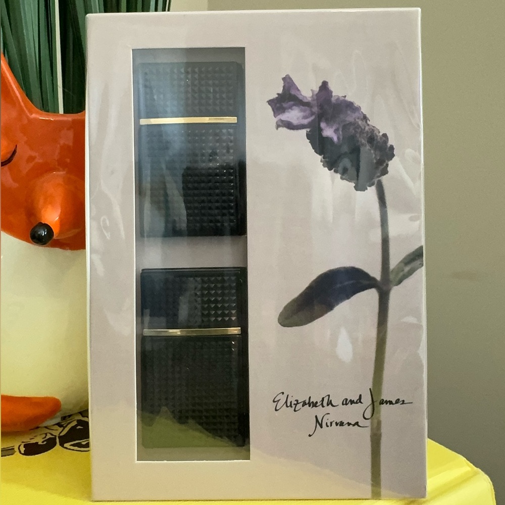 Elizabeth and James Nirvana eau de parfum Gift Set
